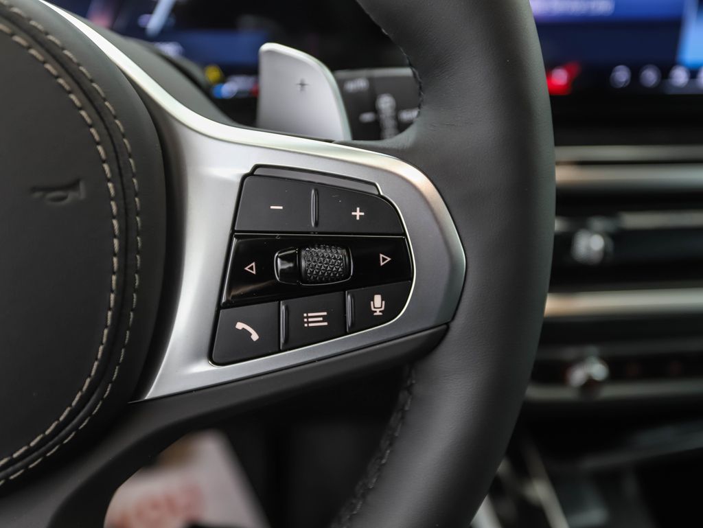 Thumbnail: 2026 BMW X5 - 13