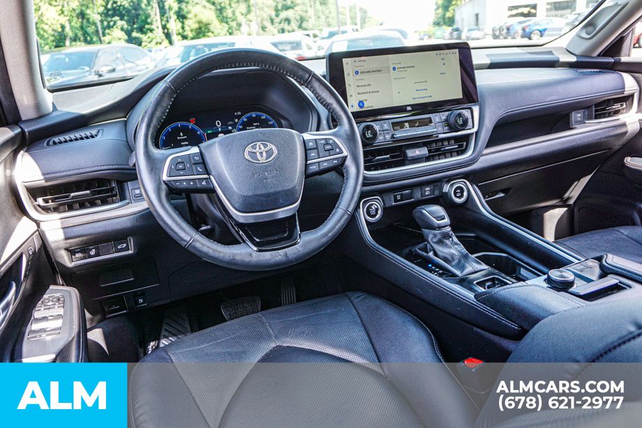Used 2024 Beige Toyota Platinum image 28