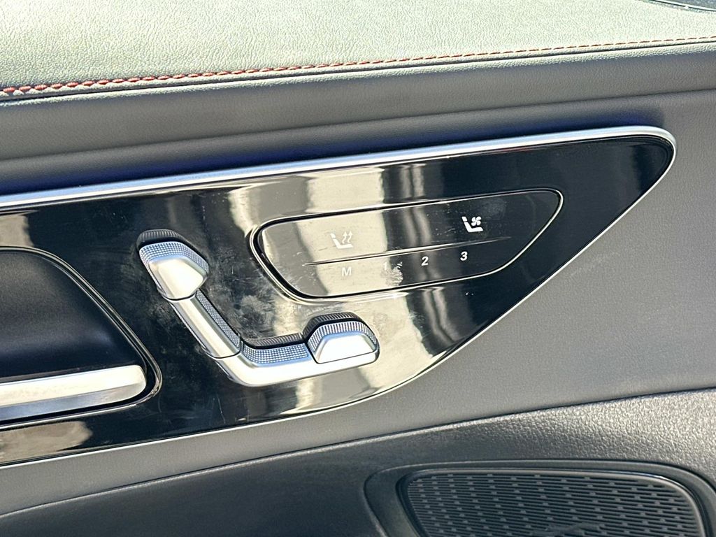 Thumbnail: 2025 Mercedes-Benz GLC - 31