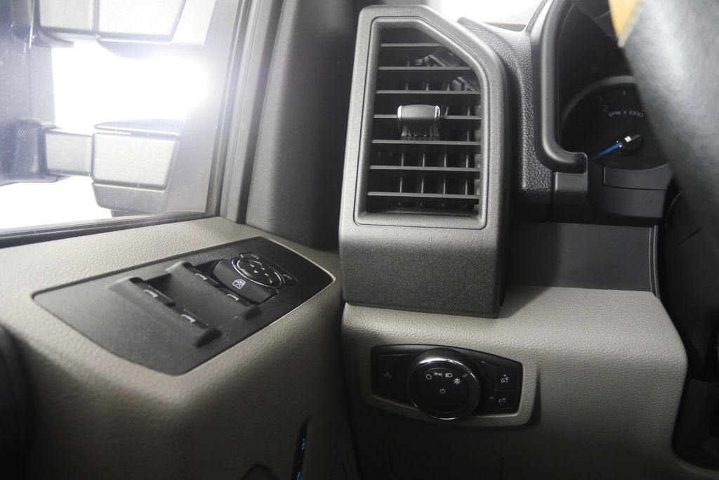 Thumbnail: 2017 Ford Econoline - 13