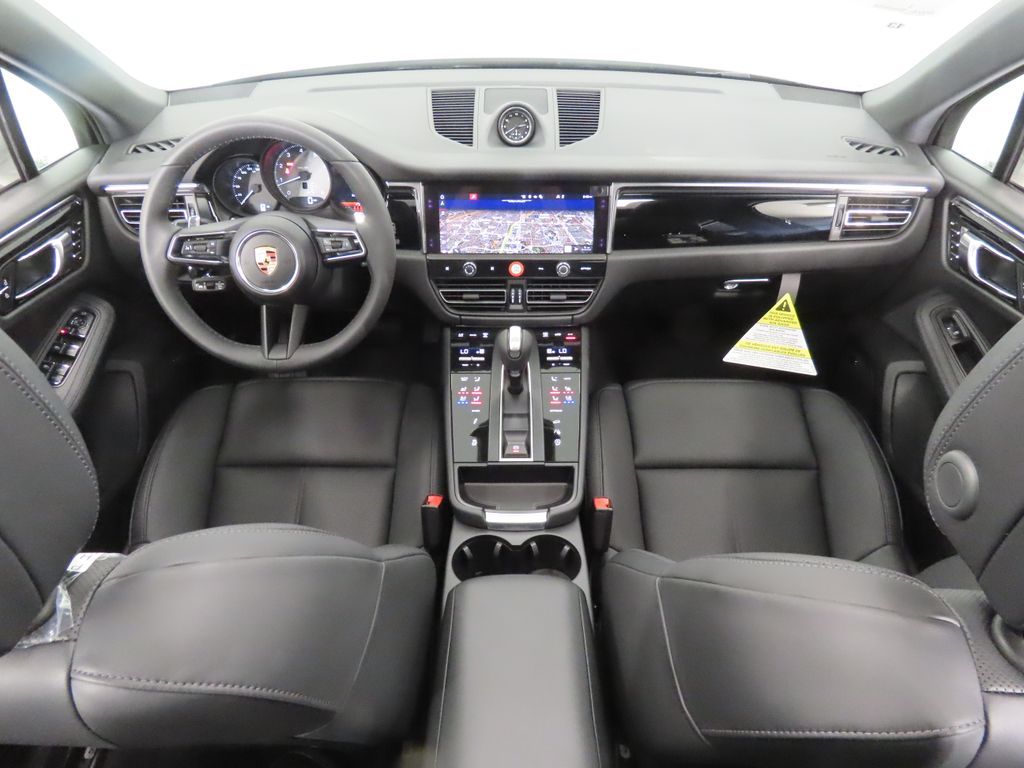 Thumbnail: 2026 Porsche Macan - 15