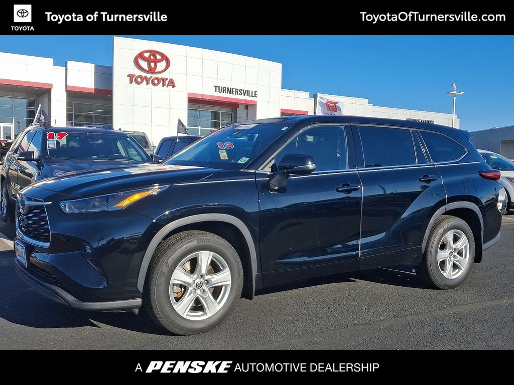 2022 Toyota Highlander LE -
                Turnersville, NJ