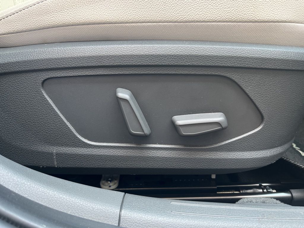 2022 Hyundai Sonata Limited 26
