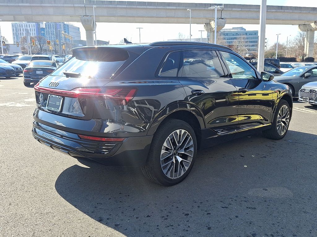 Thumbnail: 2024 Audi Q8 e-tron - 4
