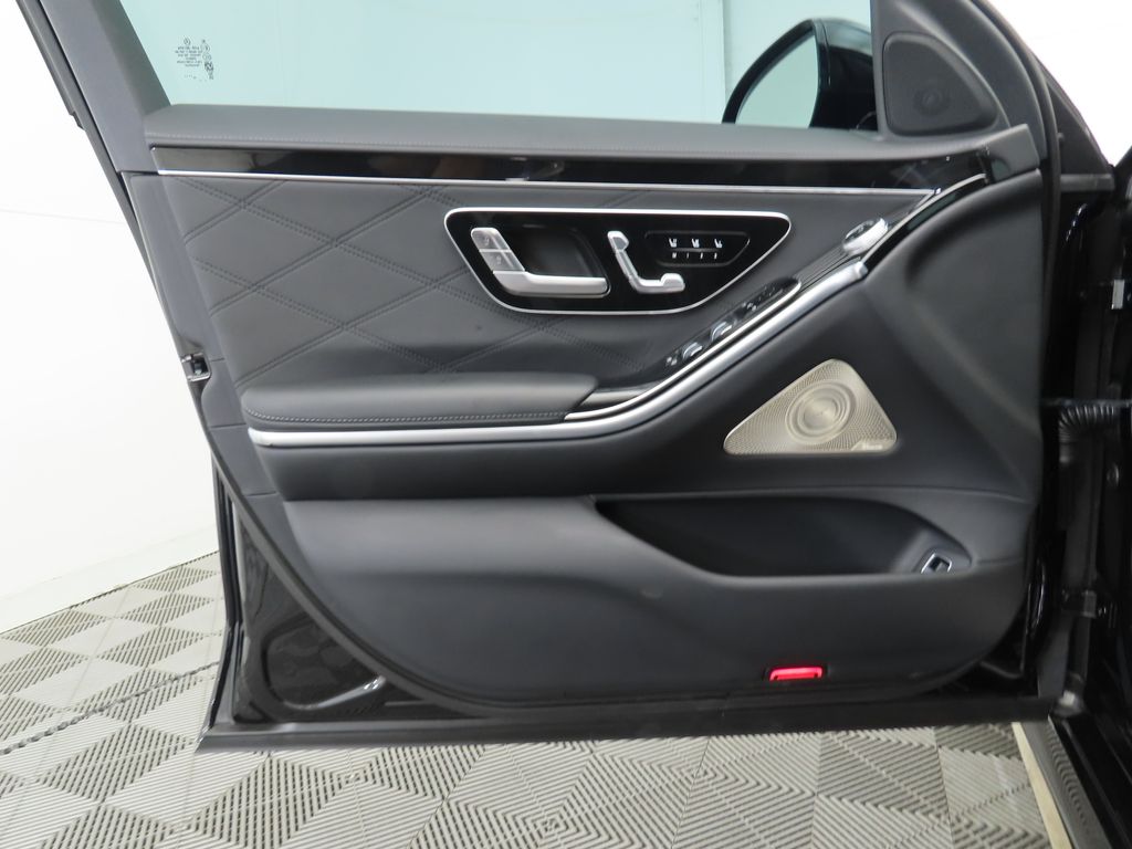 2025 Mercedes-Benz S-Class AMG S 63 4MATIC 25