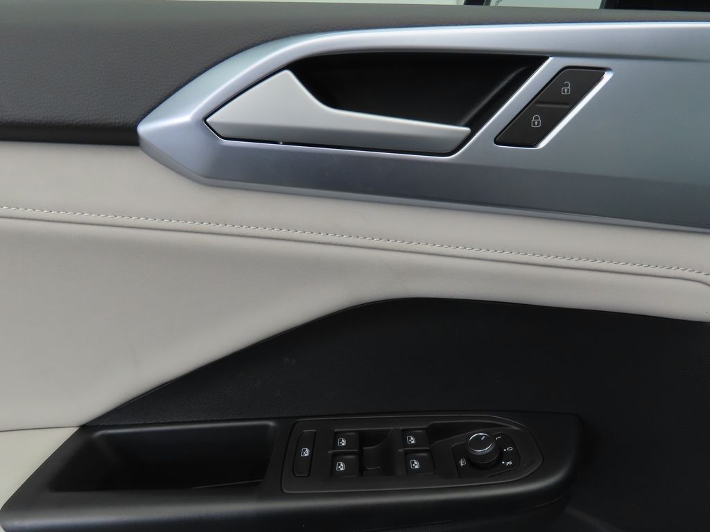 Thumbnail: 2025 Volkswagen Taos - 24
