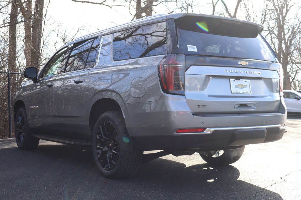 2025 Chevrolet Suburban LS 5