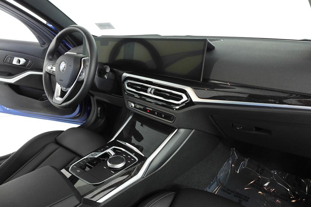 Thumbnail: 2024 BMW 3 Series - 13