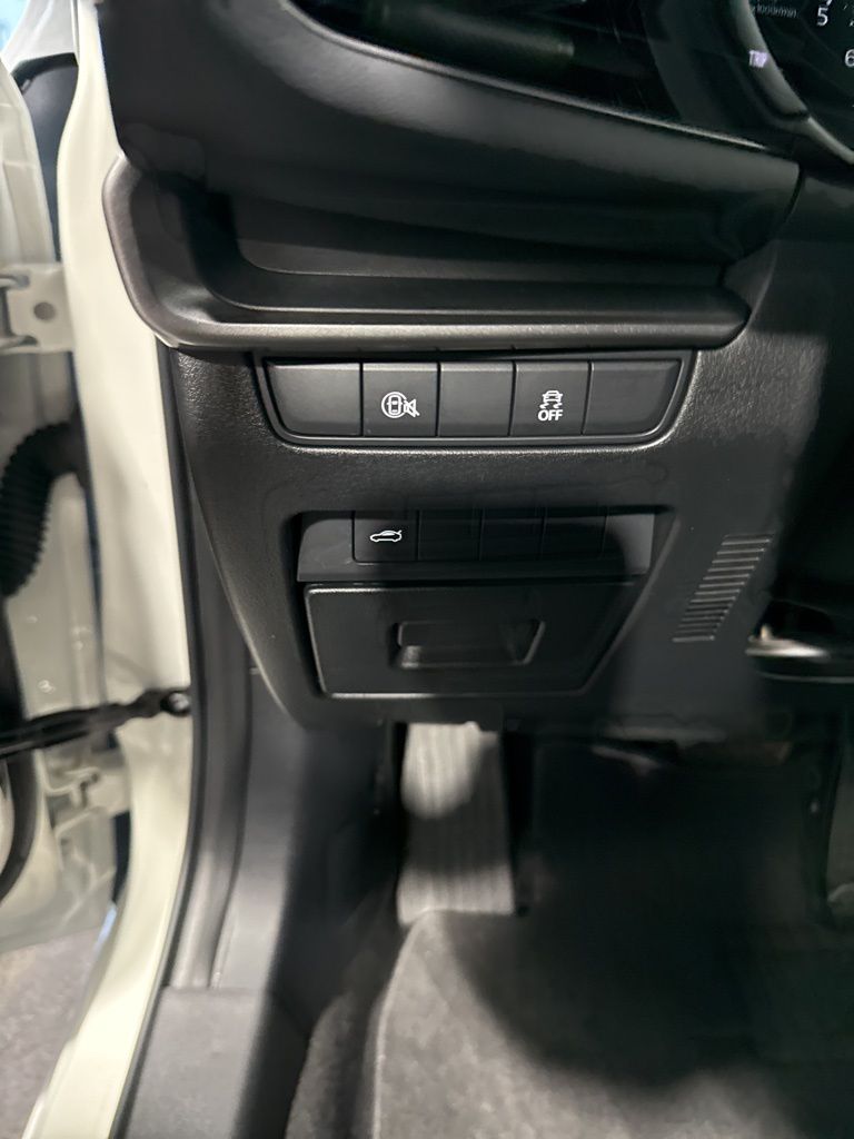 Thumbnail: 2025 Mazda Mazda3 - 30