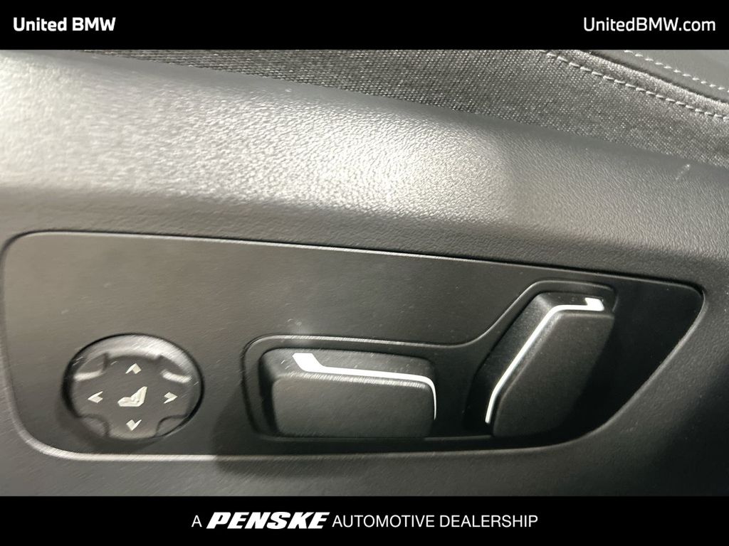 Thumbnail: 2025 BMW 5 Series - 12