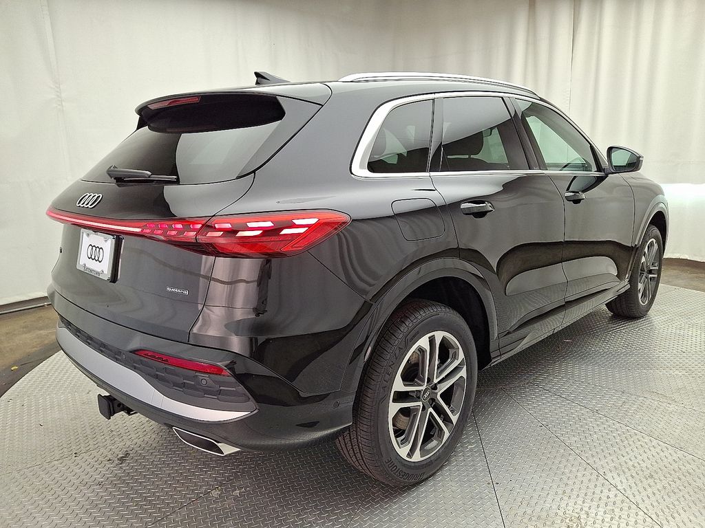 Thumbnail: 2025 Audi Q5 - 3