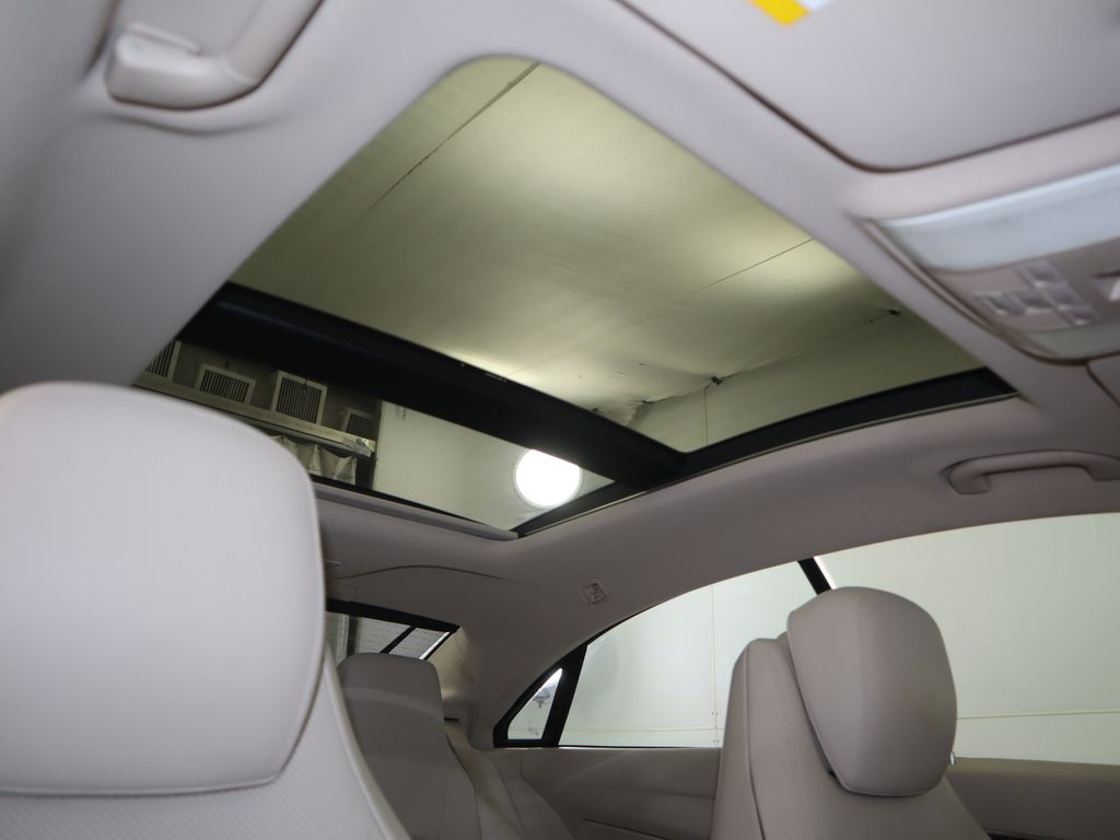 Thumbnail: 2014 Mercedes-Benz E-Class - 19