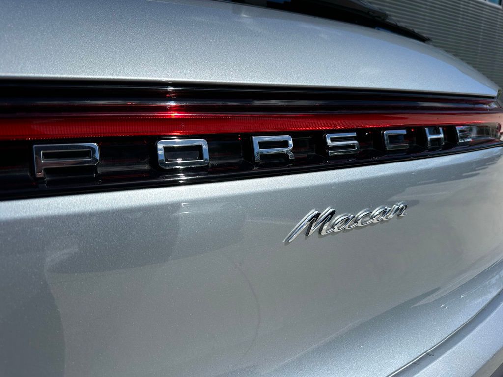 Thumbnail: 2022 Porsche Macan - 14