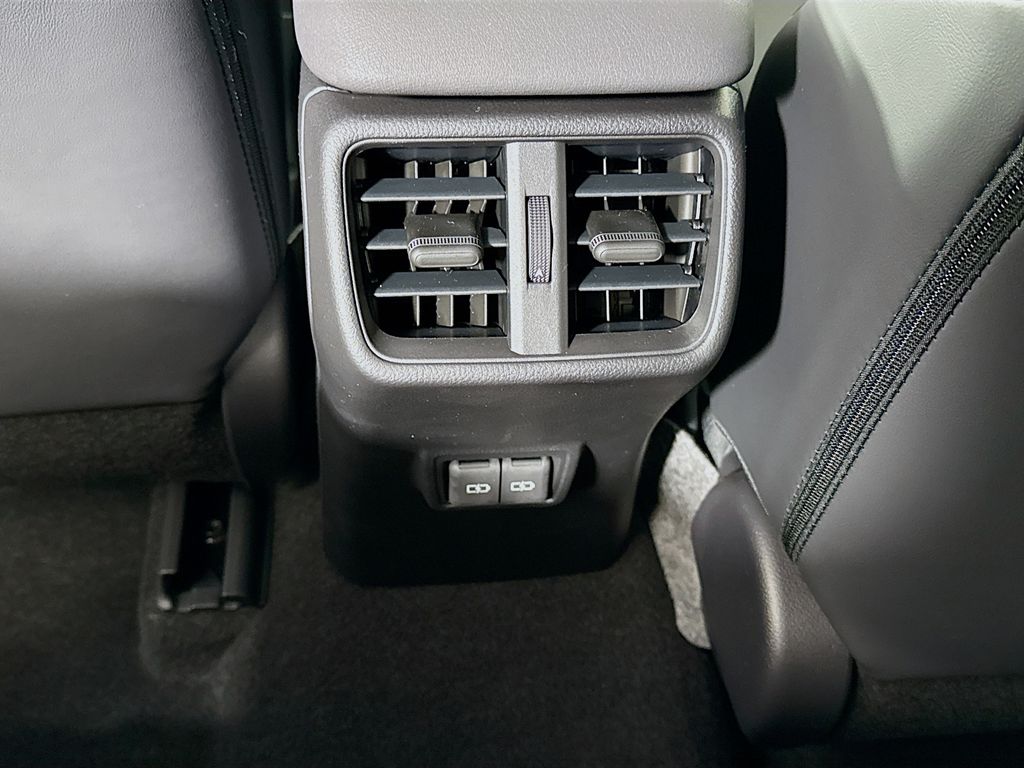 Thumbnail: 2025 Lexus UX - 18