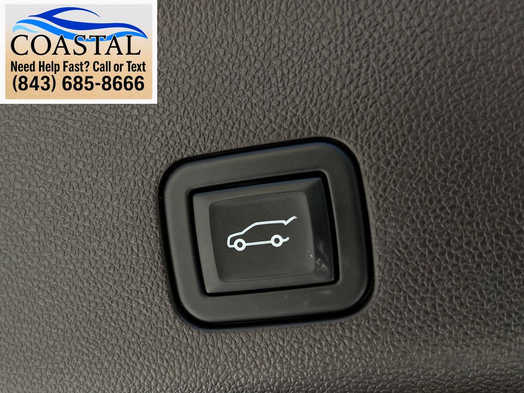 2023 Chevrolet Suburban LT White at Bob King Buick GMC
