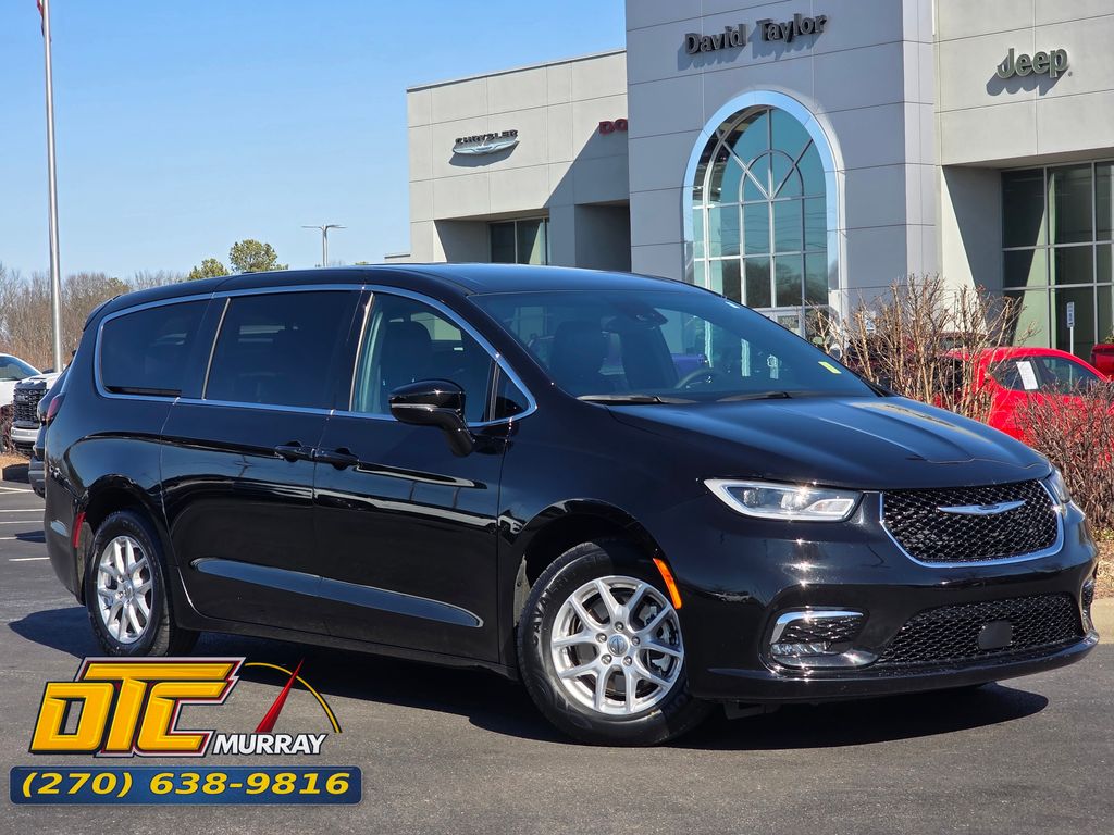 Diamond Black Crystal Pearlcoat 2025 Chrysler Pacifica Select FWD Minivan Front-Wheel Drive 9-Speed Automatic
