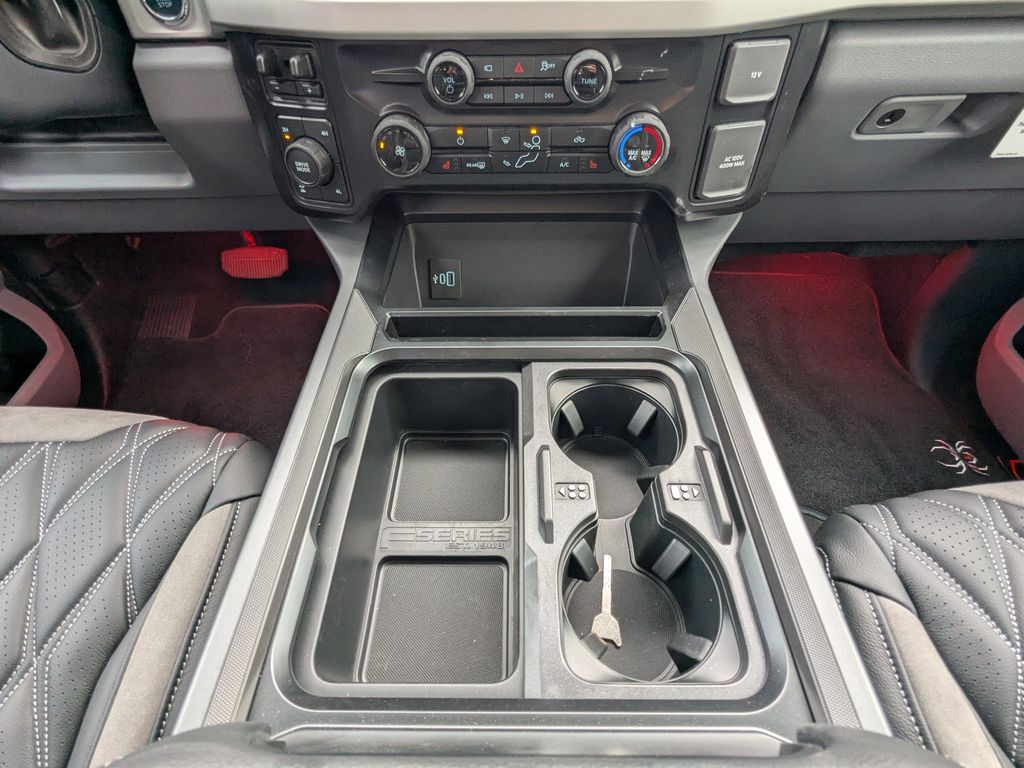 2026 Ford F-250 Super Duty Black Widow