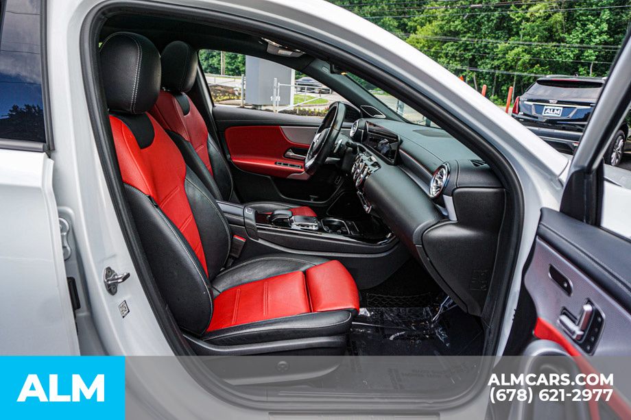 Used 2019 White Mercedes-Benz A 220 image 23