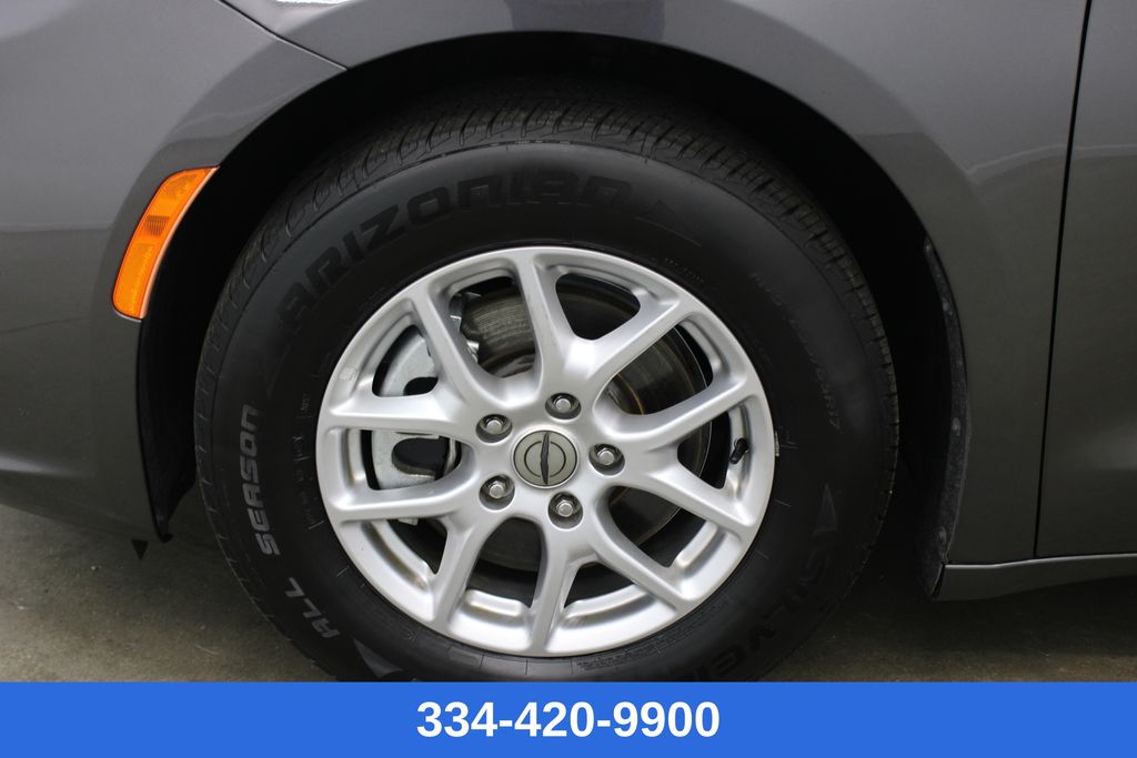 used 2023 Chrysler Pacifica car, priced at $17,499