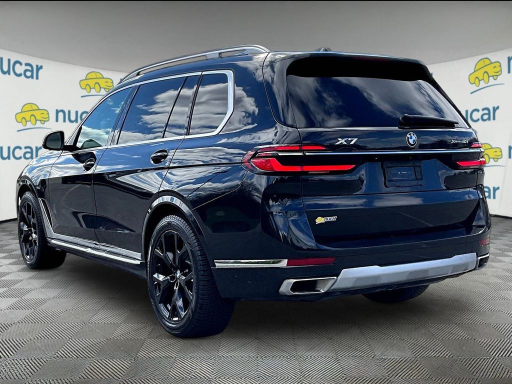 2025 BMW X7 — photo 4
