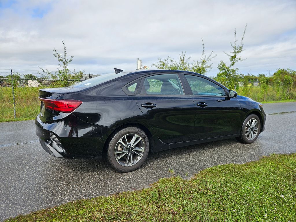 Thumbnail: 2023 Kia Forte - 5