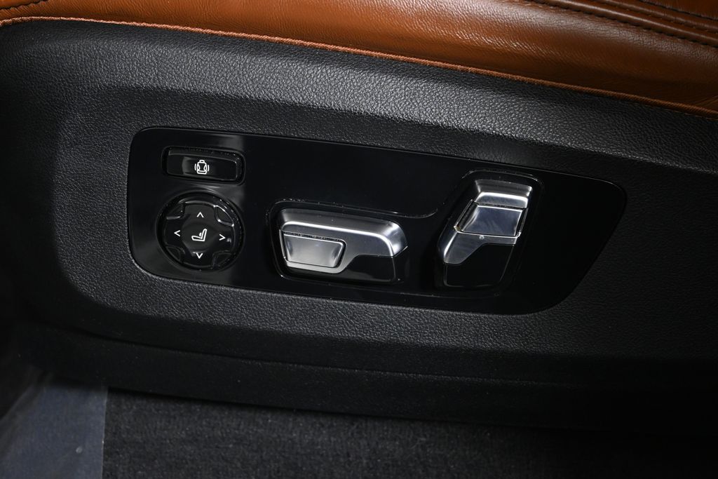 Thumbnail: 2023 BMW X6 - 28