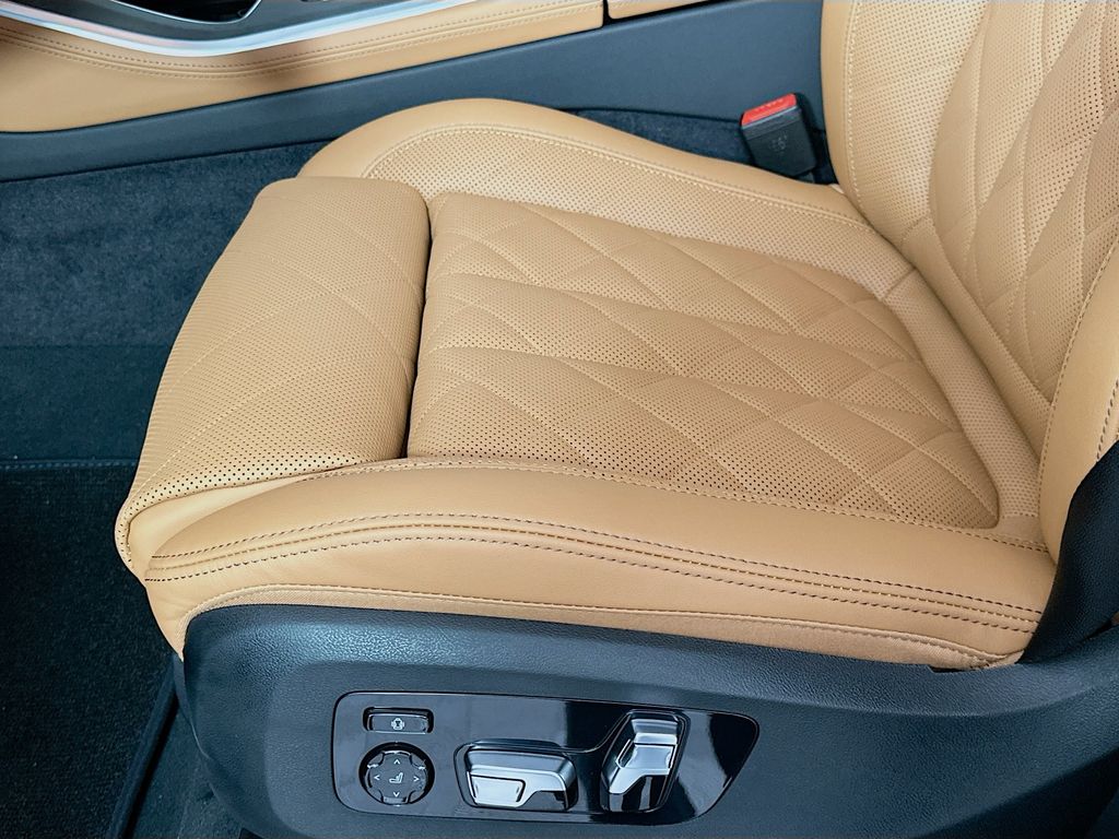 Thumbnail: 2026 BMW X5 - 21