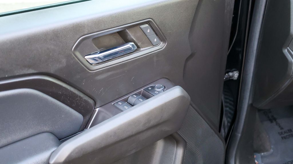 Used 2024 GMC Canyon Elevation 4D Crew Cab