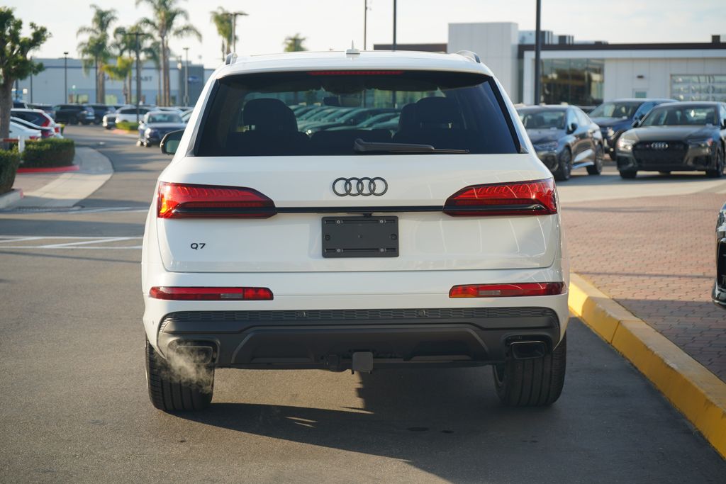 2025 Audi Q7  4