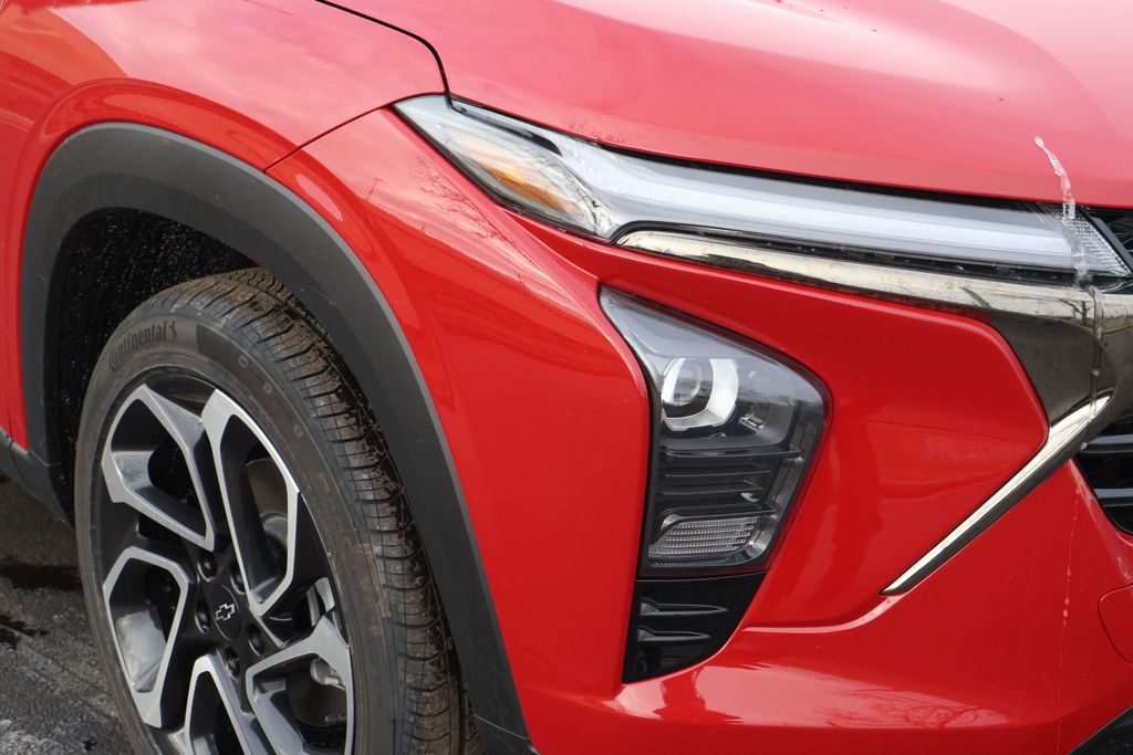 Thumbnail: 2026 Chevrolet Trax - 3