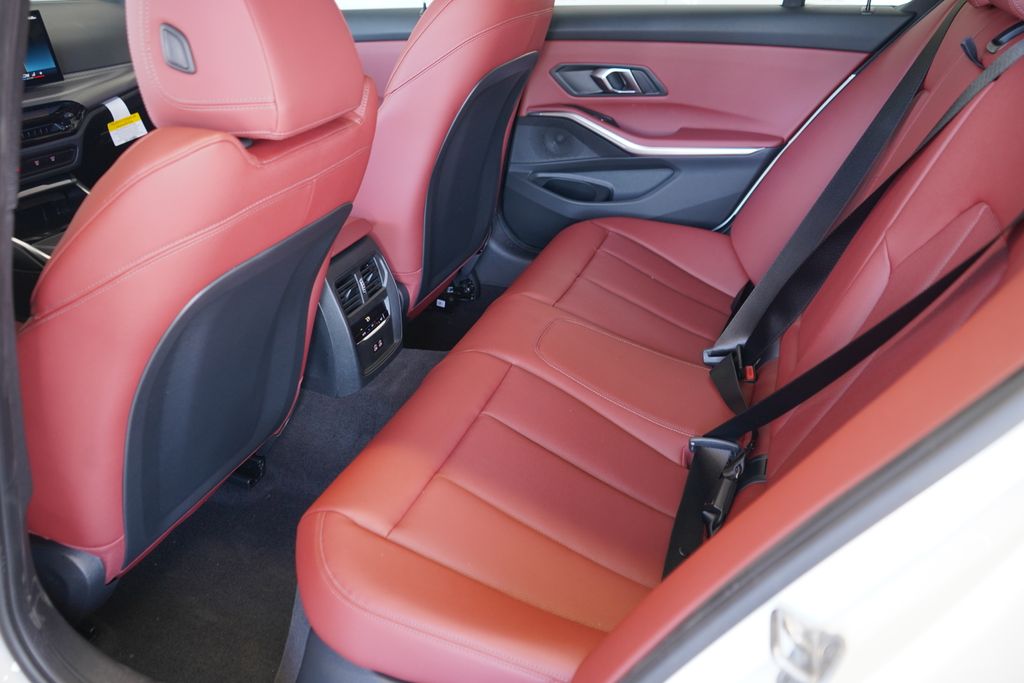 Thumbnail: 2026 BMW 3 Series - 19