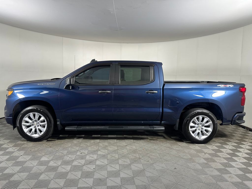 View vehicle photo 2