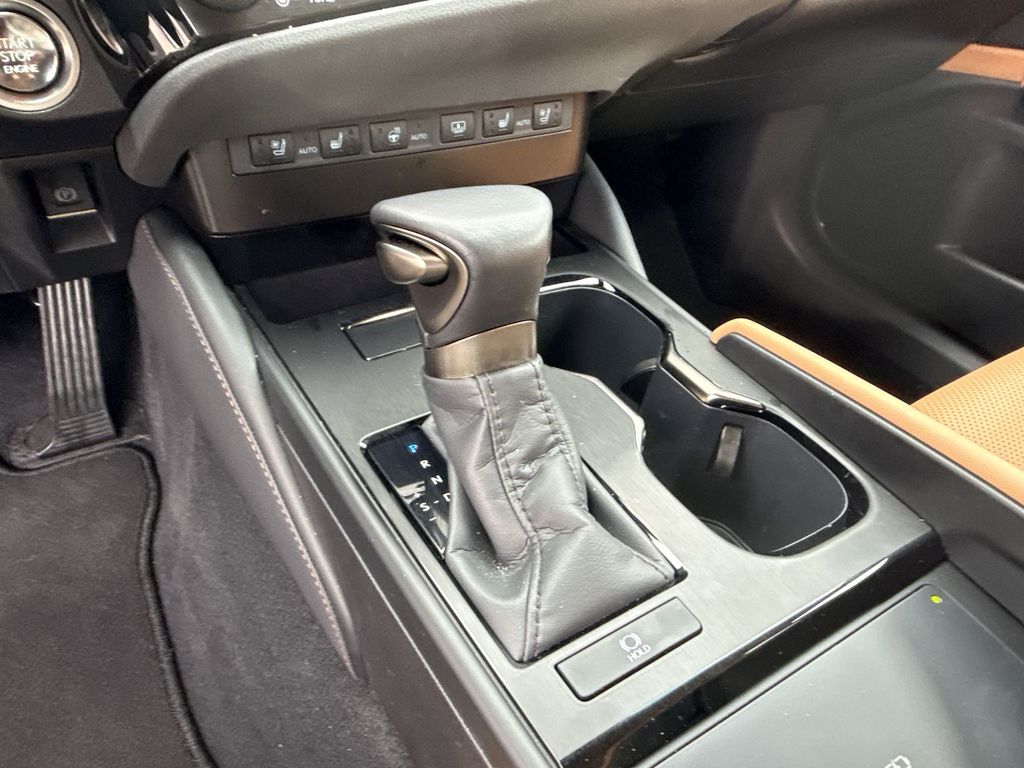 Thumbnail: 2025 Lexus ES - 20