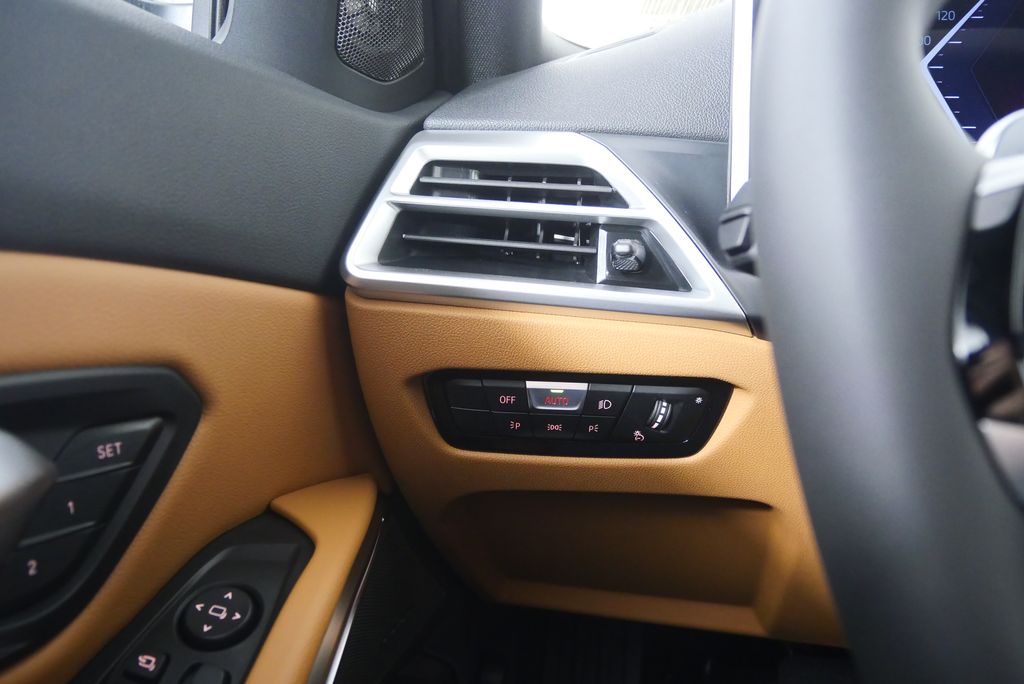 Thumbnail: 2026 BMW 3 Series - 18