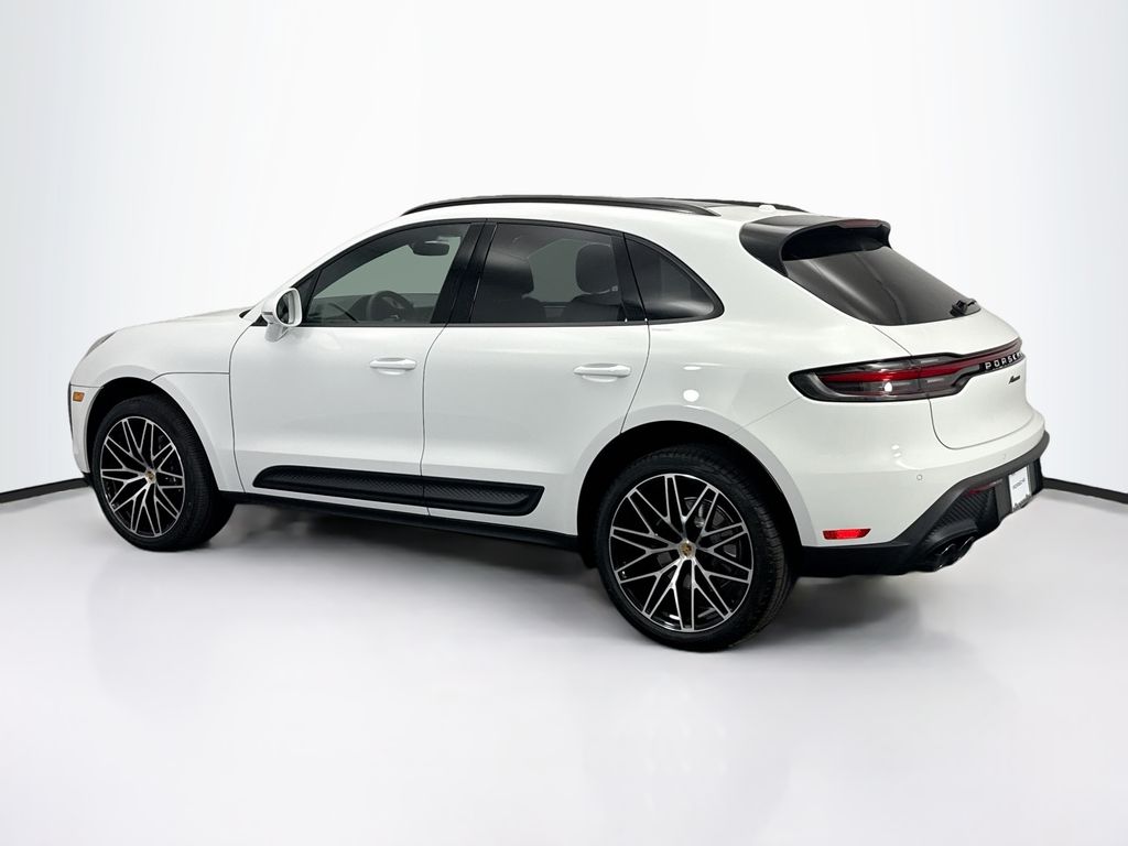 Thumbnail: 2026 Porsche Macan - 3