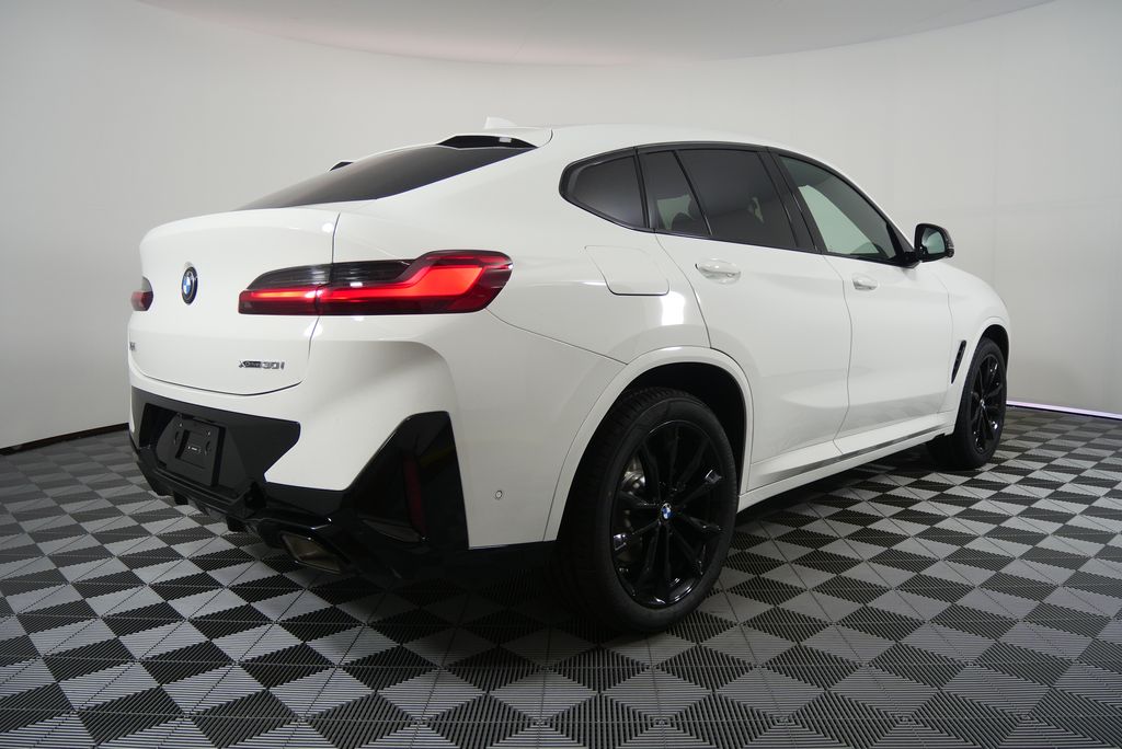 Thumbnail: 2025 BMW X4 - 3