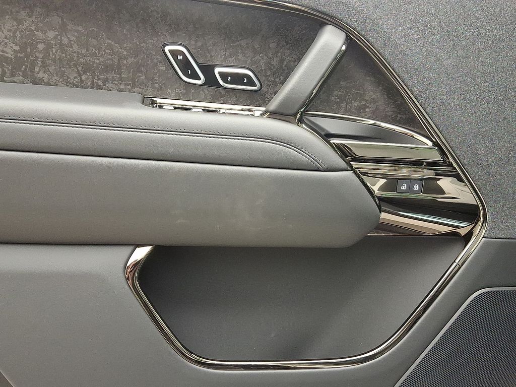 Thumbnail: 2026 Land Rover Range Rover Sport - 9