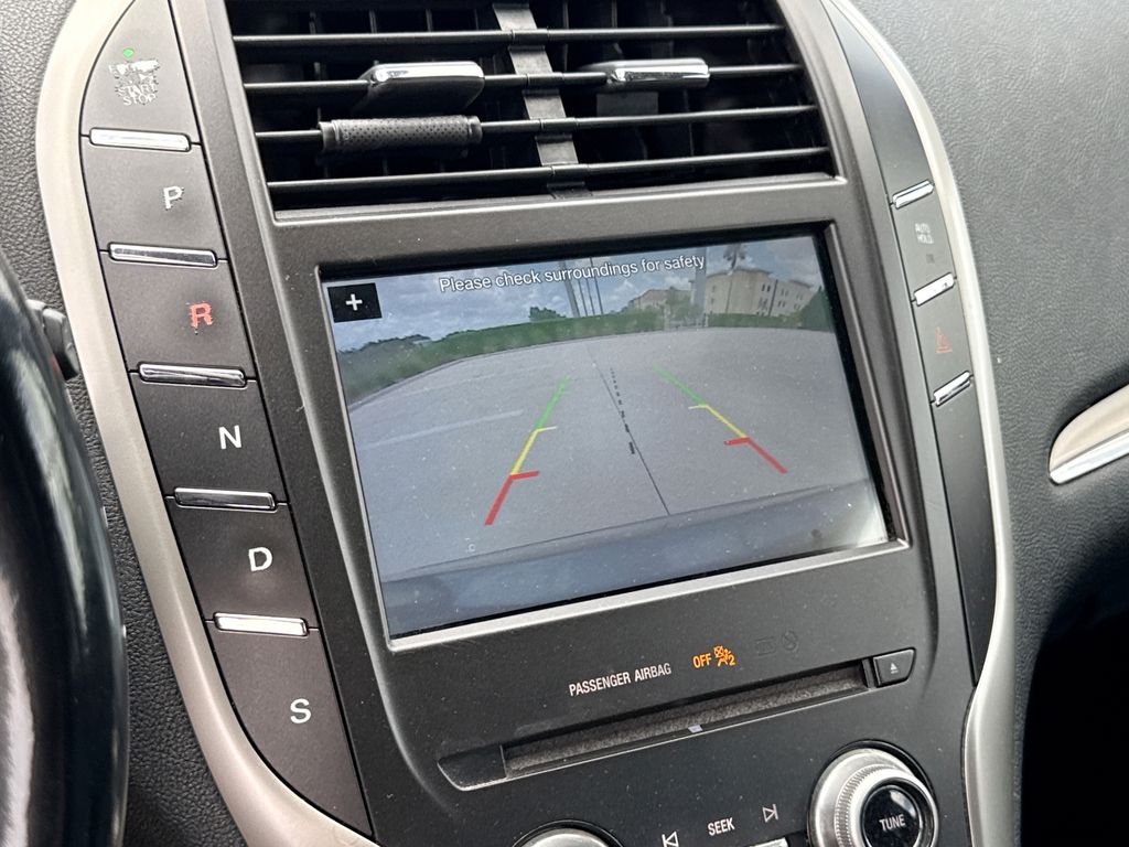 Thumbnail: 2017 Lincoln MKC - 24