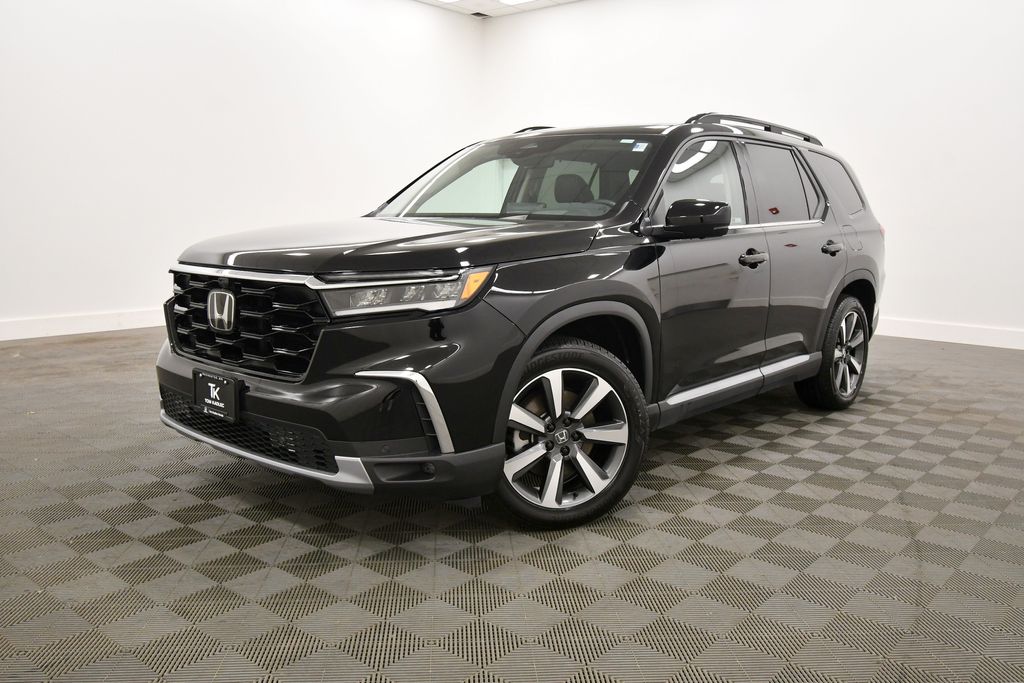 Used 2025 Honda Pilot SUV