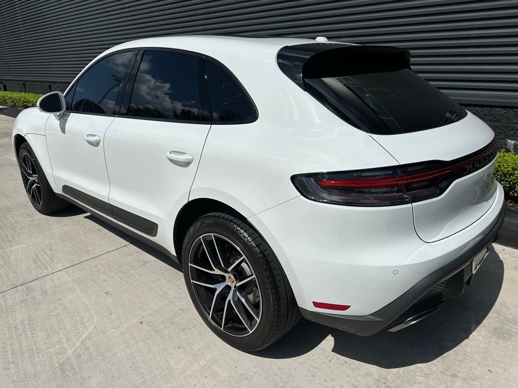 Thumbnail: 2023 Porsche Macan - 3