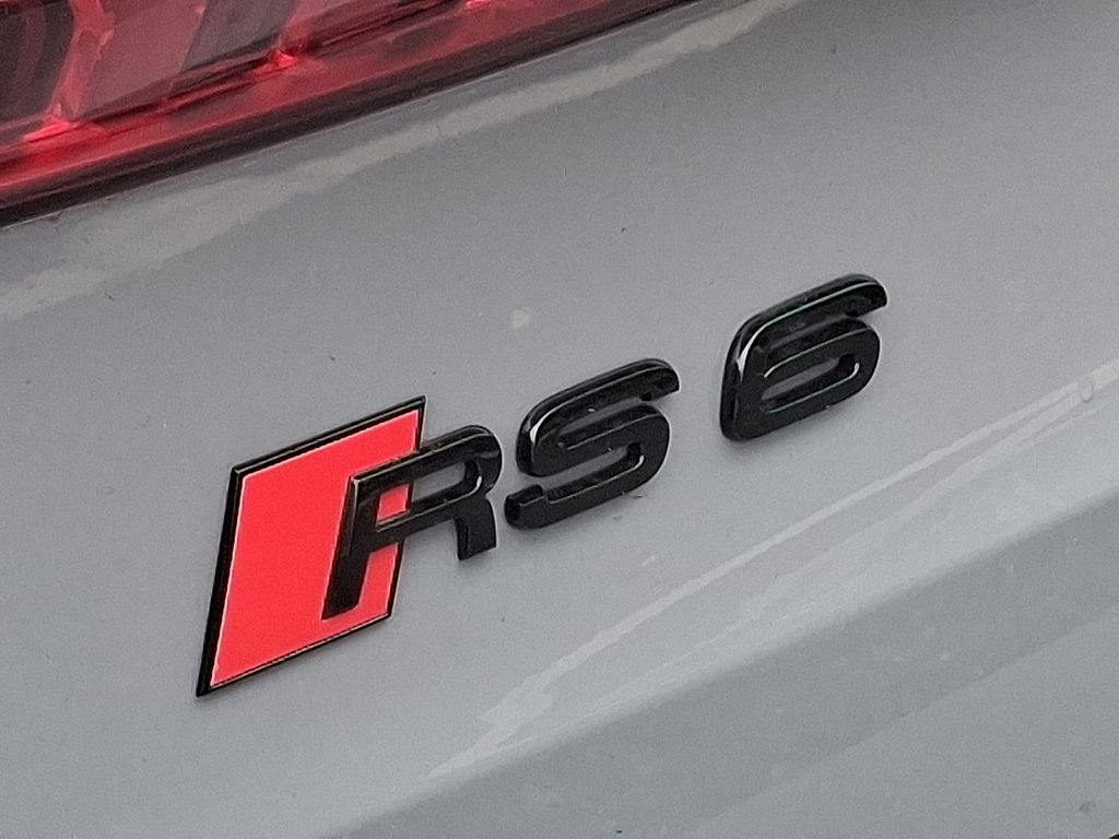 Thumbnail: 2025 Audi RS 6 - 22