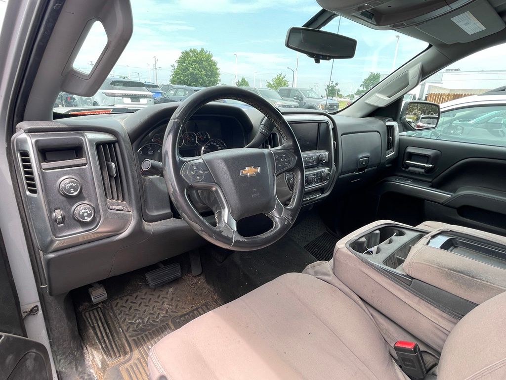 Used 2017 Silver Ice Metallic Chevrolet LT image 2