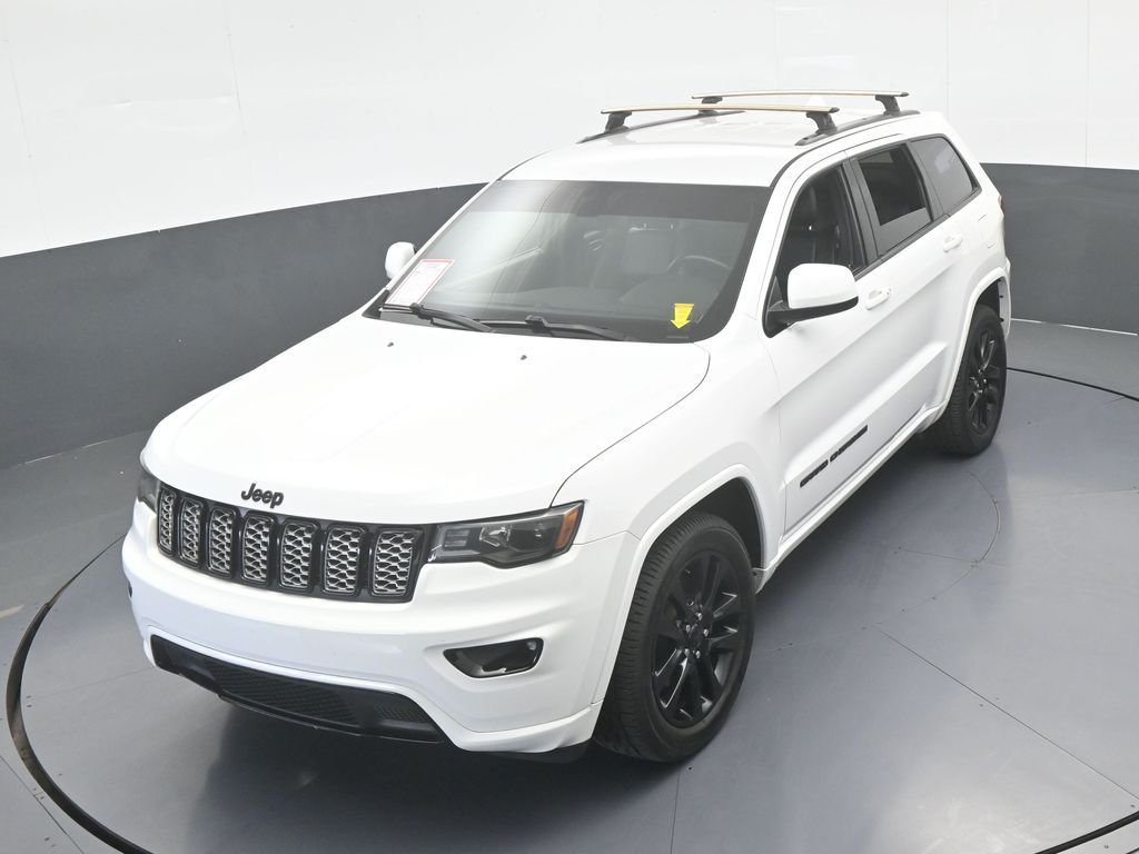 Used 2018 Bright White Clearcoat Jeep Altitude image 41