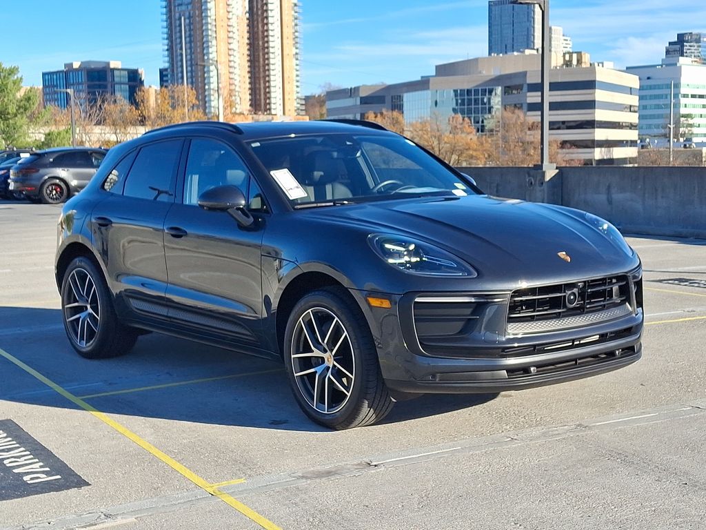 2024 Porsche Macan  3