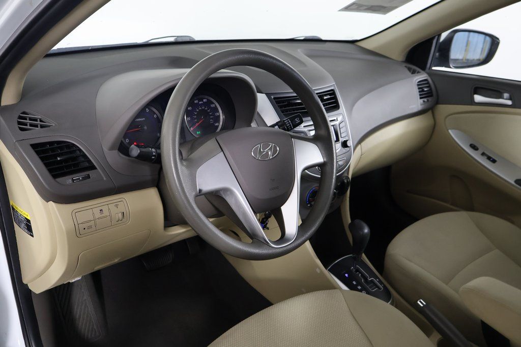 2013 Hyundai Accent GLS 7
