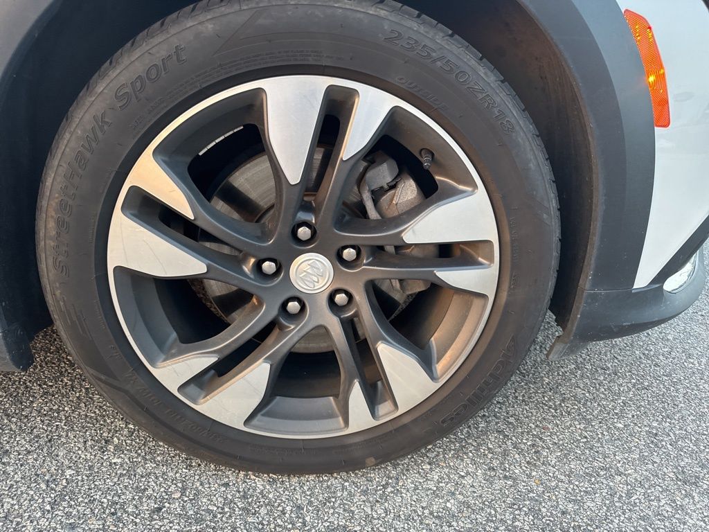 2019 Buick Regal TourX AWD Essence