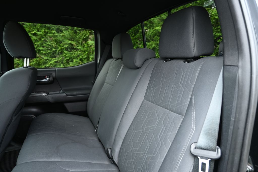 Thumbnail: 2019 Toyota Tacoma - 6