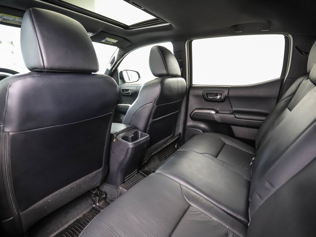 Thumbnail: 2022 Toyota Tacoma - 21