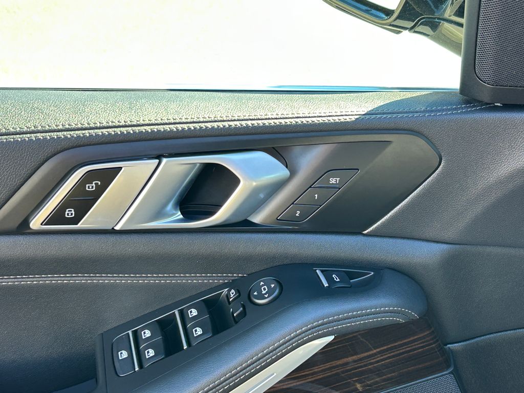 Thumbnail: 2023 BMW X5 - 12