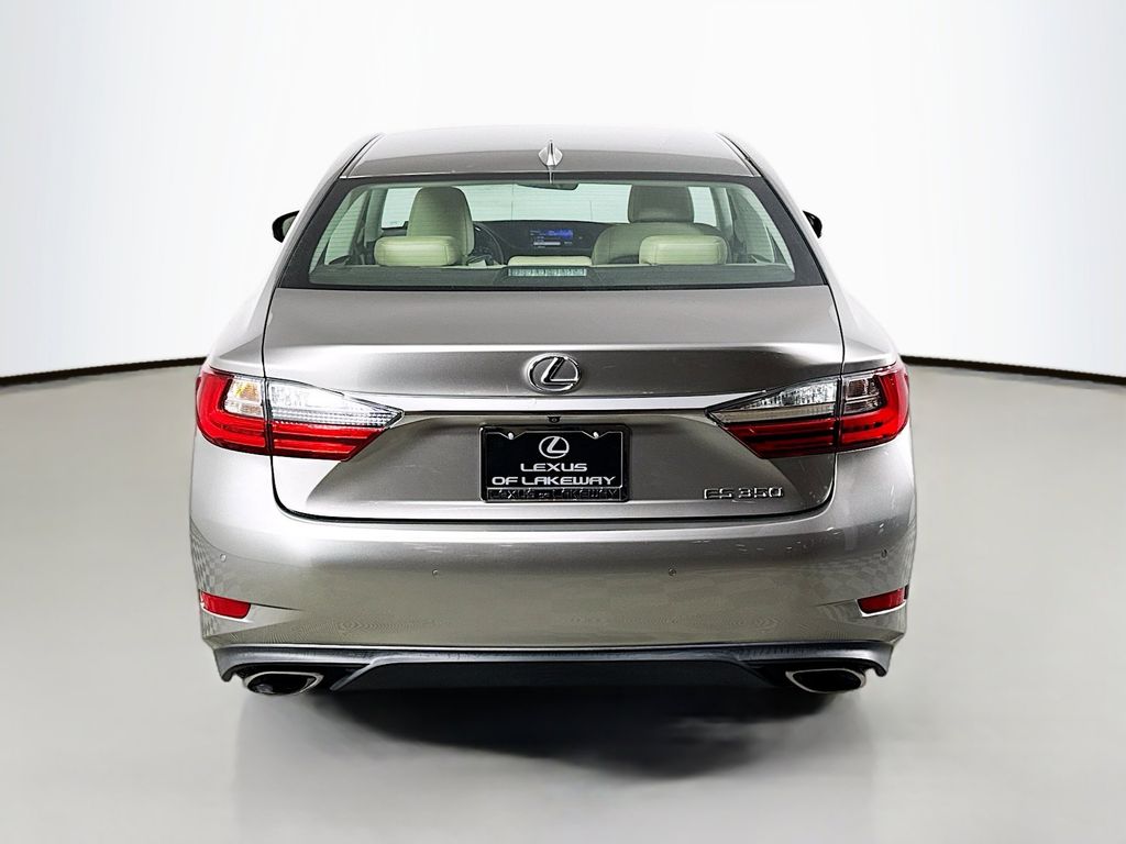 Thumbnail: 2017 Lexus ES - 6
